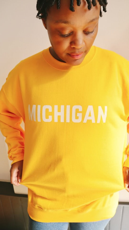 Michigan XOXO hot Crewneck Sweatshirt - Mauve